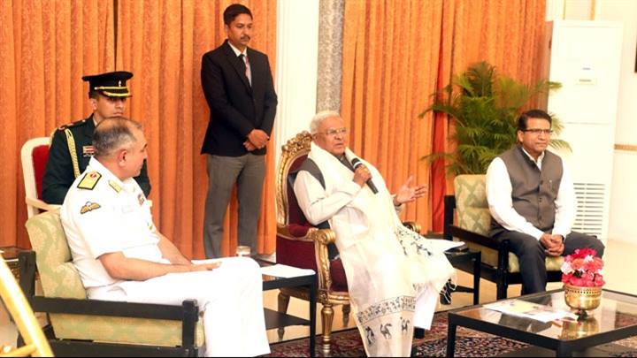 प्रशिक्षु दल और प्रशिक्षण कार्यक्रम में विविधता में एकता के दर्शन :राज्यपाल श्री पटेल